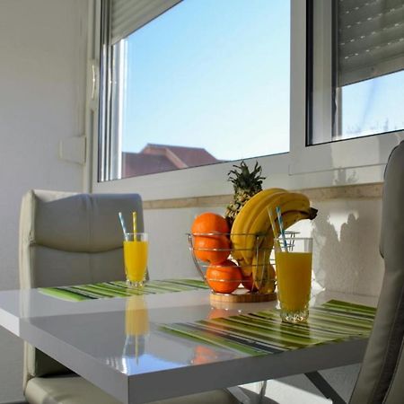 Mihaela Studio Apartmans 150M Near The Beach Kastela Dış mekan fotoğraf