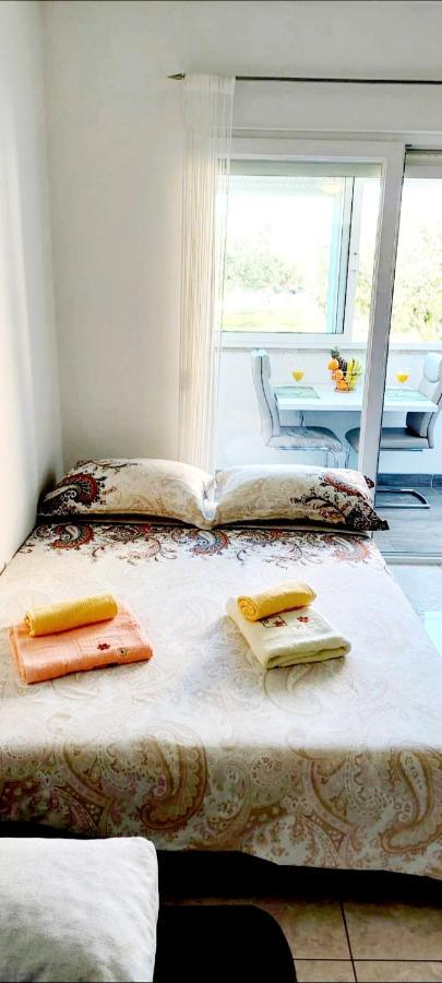 Mihaela Studio Apartmans 150M Near The Beach Kastela Dış mekan fotoğraf