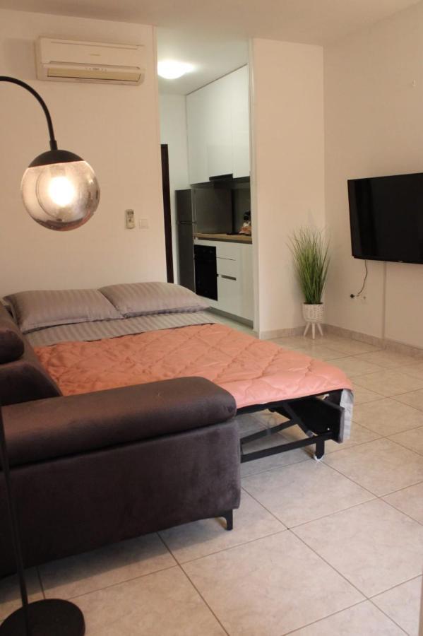 Mihaela Studio Apartmans 150M Near The Beach Kastela Dış mekan fotoğraf