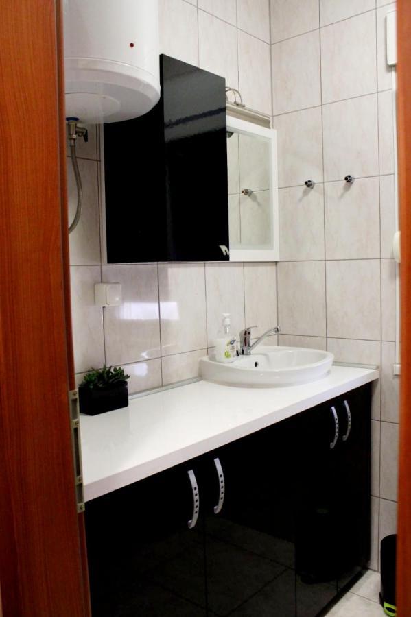 Mihaela Studio Apartmans 150M Near The Beach Kastela Dış mekan fotoğraf