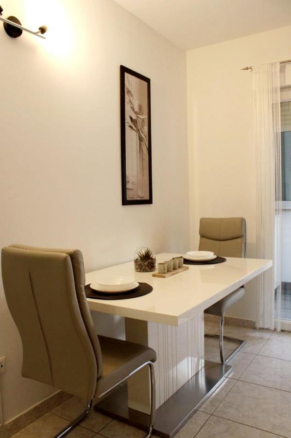Mihaela Studio Apartmans 150M Near The Beach Kastela Dış mekan fotoğraf