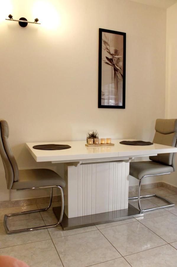 Mihaela Studio Apartmans 150M Near The Beach Kastela Dış mekan fotoğraf