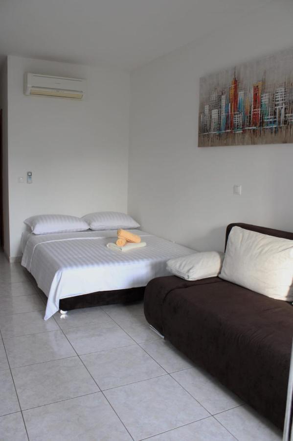 Mihaela Studio Apartmans 150M Near The Beach Kastela Dış mekan fotoğraf
